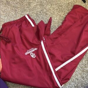 Red oak OU wind pants